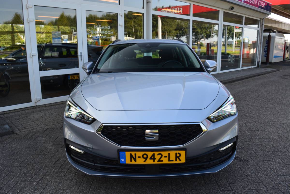 SEAT Leon SEAT Leon Sportstourer 1.5 eTSI 150PK Style Launch Edition | DSG | LED | Station |