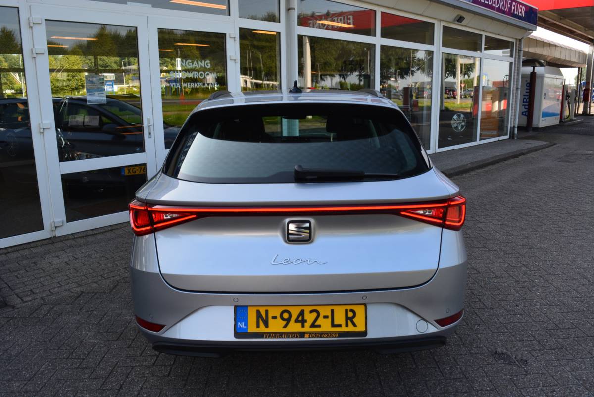 SEAT Leon SEAT Leon Sportstourer 1.5 eTSI 150PK Style Launch Edition | DSG | LED | Station |