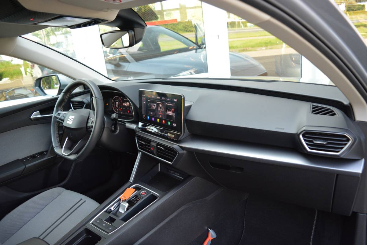 SEAT Leon SEAT Leon Sportstourer 1.5 eTSI 150PK Style Launch Edition | DSG | LED | Station |