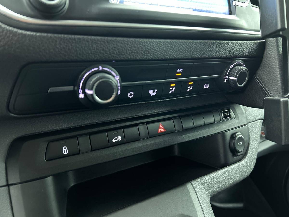 Toyota ProAce Toyota PROACE Worker 2.0 D-4D Live 2.0D 145 pk Airco Carplay Cruise Control 3-Zits 39000 km