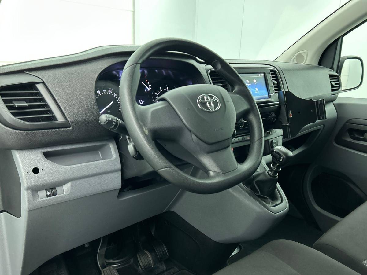 Toyota ProAce Toyota PROACE Worker 2.0 D-4D Live 2.0D 145 pk Airco Carplay Cruise Control 3-Zits 39000 km