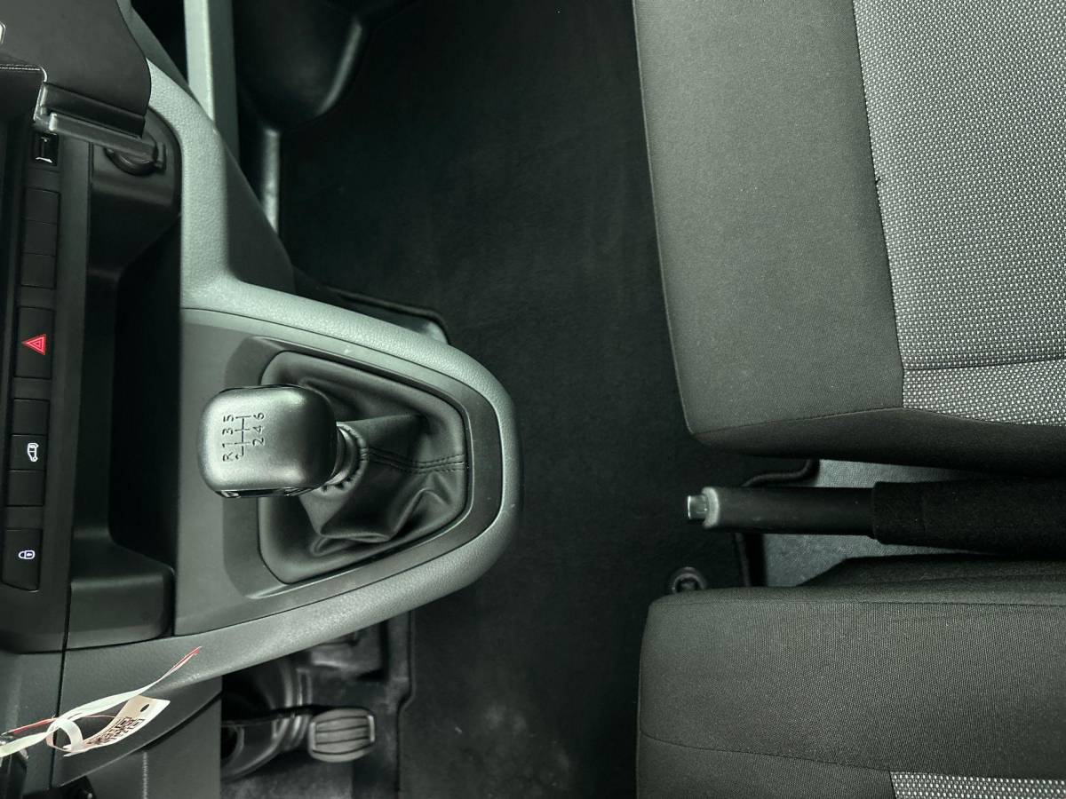 Toyota ProAce Toyota PROACE Worker 2.0 D-4D Live 2.0D 145 pk Airco Carplay Cruise Control 3-Zits 39000 km