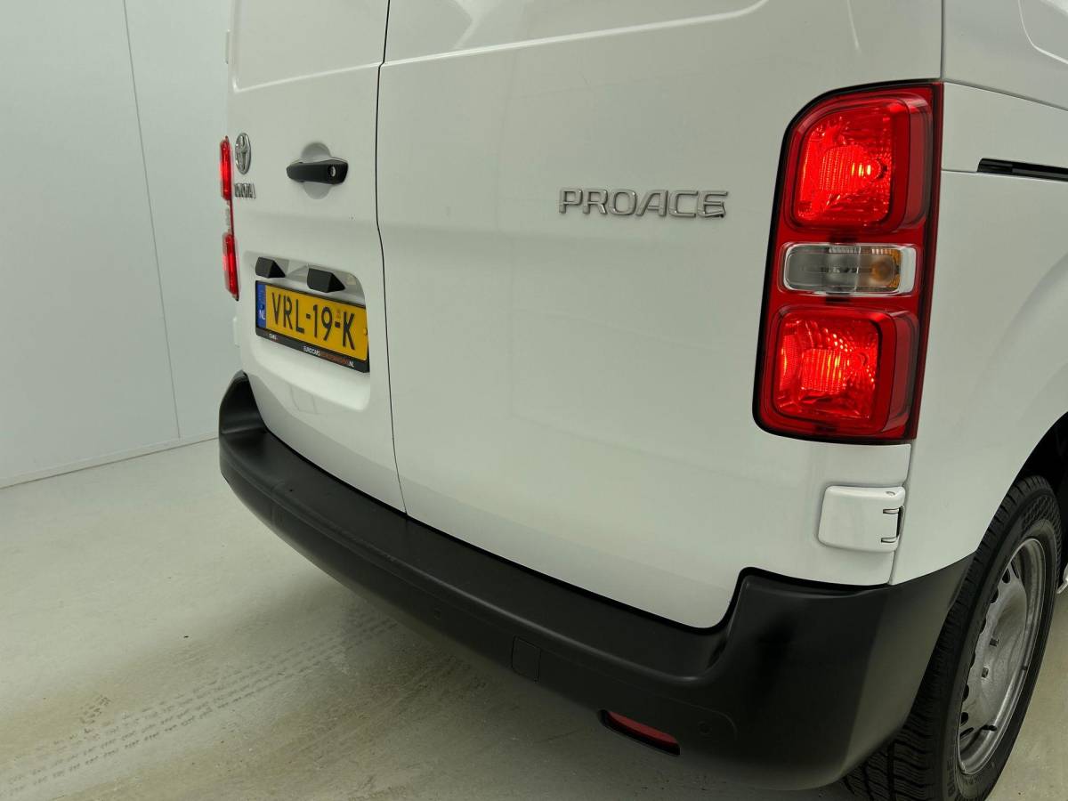 Toyota ProAce Toyota PROACE Worker 2.0 D-4D Live 2.0D 145 pk Airco Carplay Cruise Control 3-Zits 39000 km