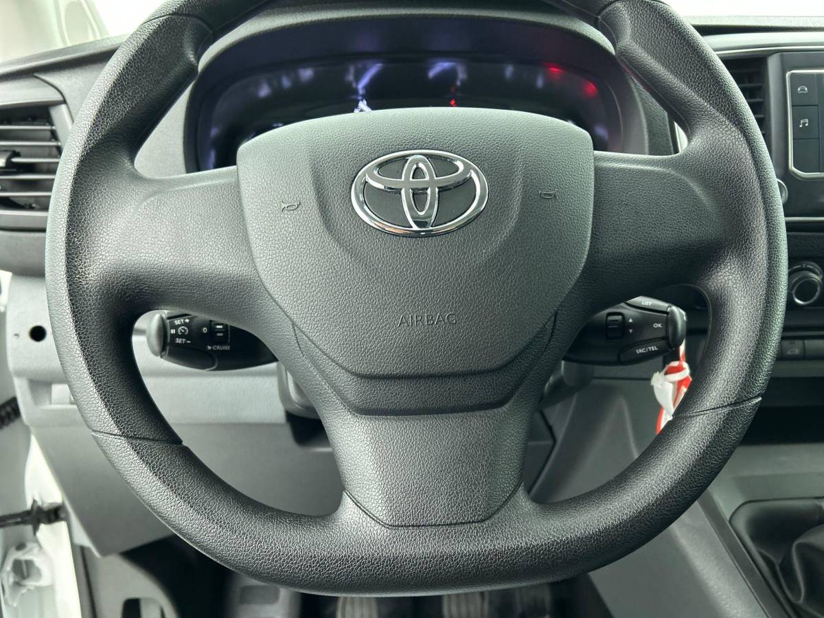 Toyota ProAce Toyota PROACE Worker 2.0 D-4D Live 2.0D 145 pk Airco Carplay Cruise Control 3-Zits 39000 km