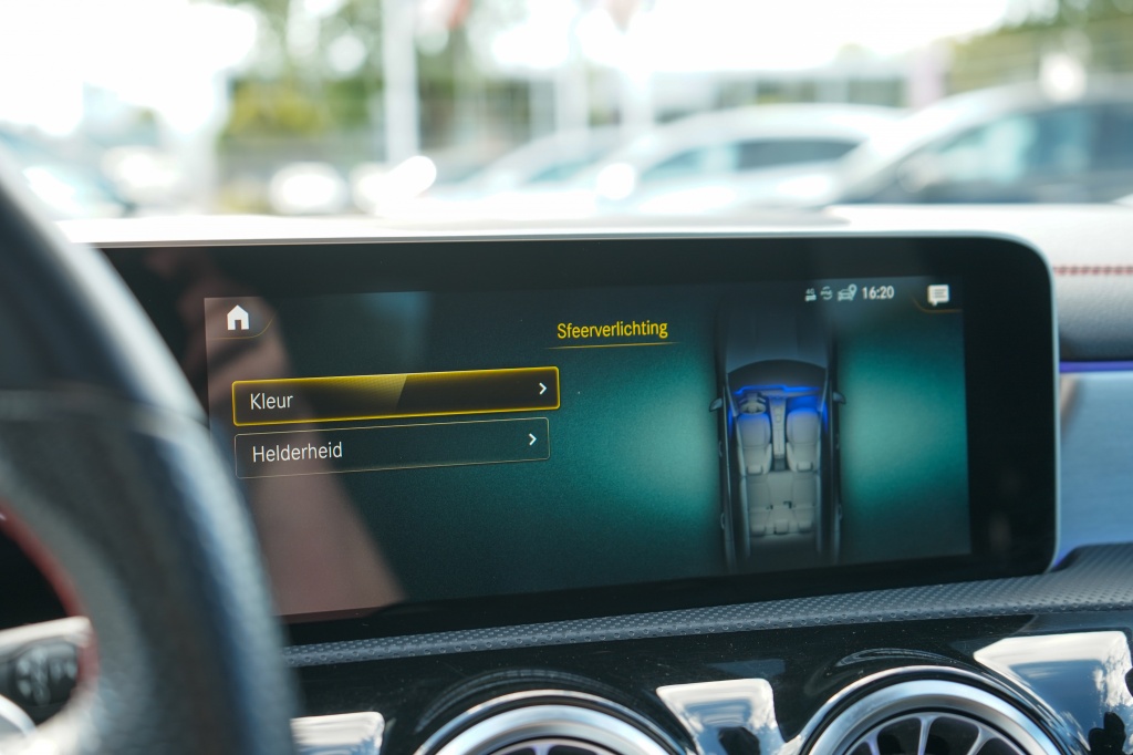 Mercedes-Benz CLA Mercedes-benz CLA-klasse Shooting Brake 200 Bns Sol. AMG | Pano | Sfeer | Multibeam | Trekhaak