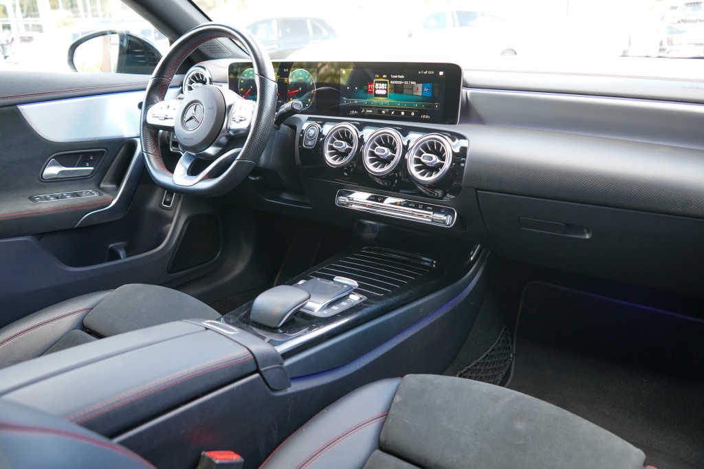 Mercedes-Benz CLA Mercedes-benz CLA-klasse Shooting Brake 200 Bns Sol. AMG | Pano | Sfeer | Multibeam | Trekhaak