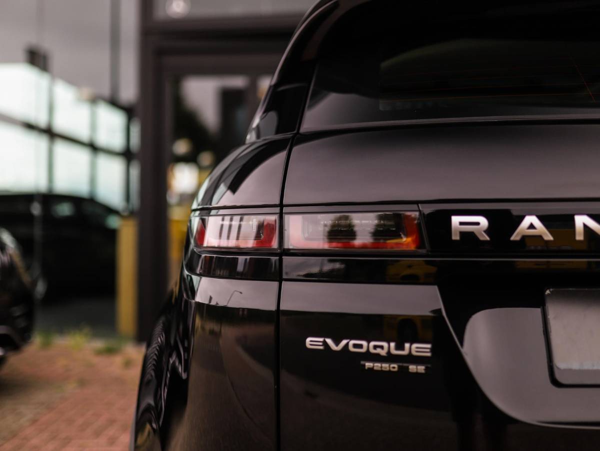 Land Rover Range Rover Evoque Land Rover Range Rover Evoque 2.0 P250 AWD R-Dynamic SE | Stoel/Stuurverw. | 360° Camera | Pano