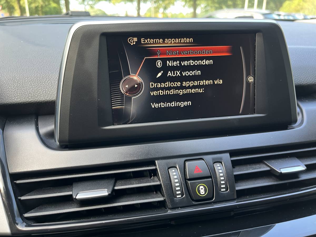 BMW 2 Serie BMW 218i Active Tourer | NAVI | CLIMA | PDC | STOELVERWARMING