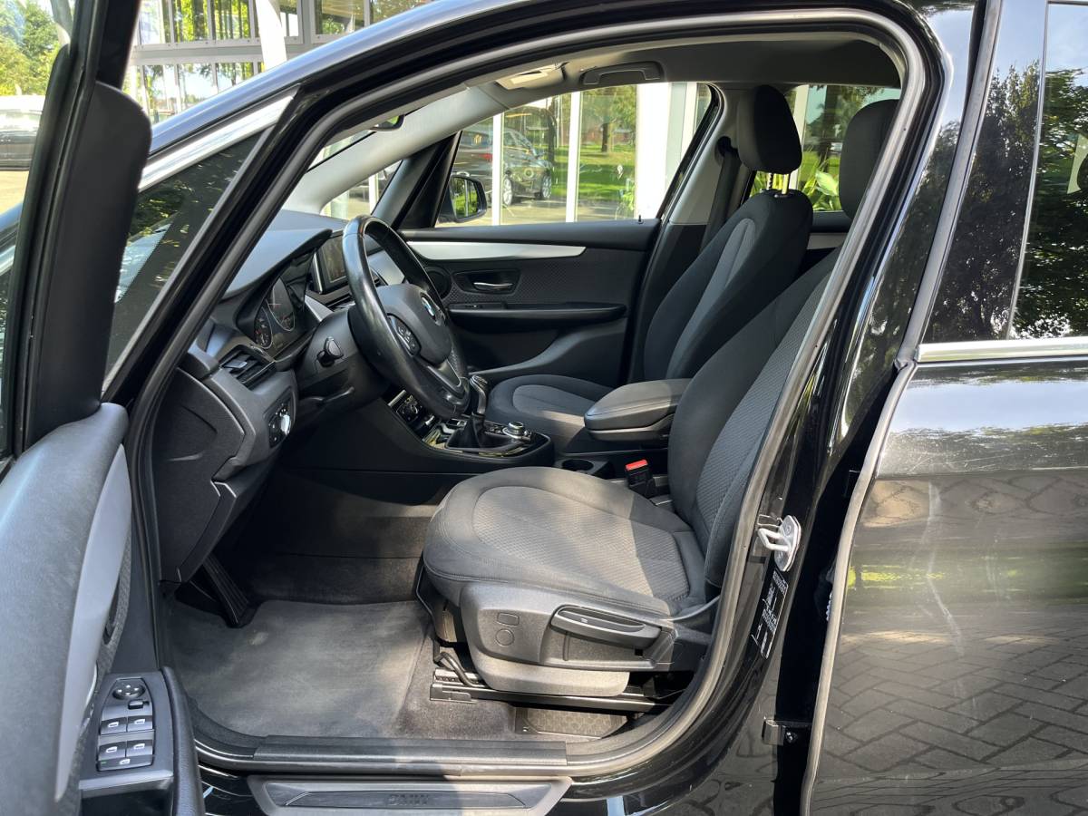 BMW 2 Serie BMW 218i Active Tourer | NAVI | CLIMA | PDC | STOELVERWARMING