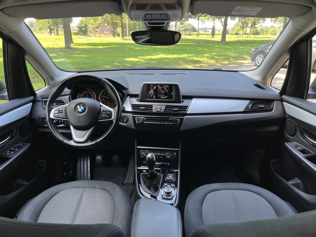 BMW 2 Serie BMW 218i Active Tourer | NAVI | CLIMA | PDC | STOELVERWARMING