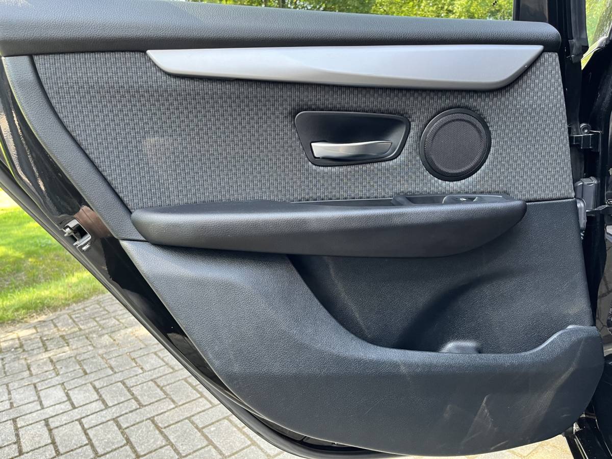 BMW 2 Serie BMW 218i Active Tourer | NAVI | CLIMA | PDC | STOELVERWARMING