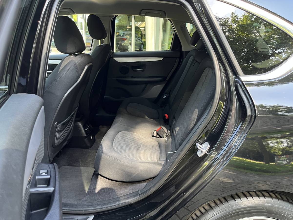 BMW 2 Serie BMW 218i Active Tourer | NAVI | CLIMA | PDC | STOELVERWARMING