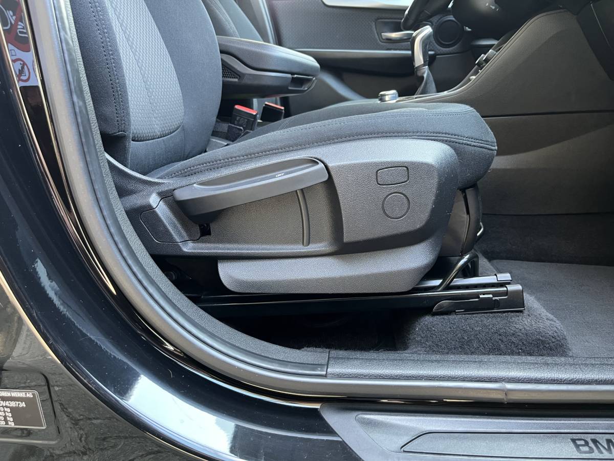BMW 2 Serie BMW 218i Active Tourer | NAVI | CLIMA | PDC | STOELVERWARMING