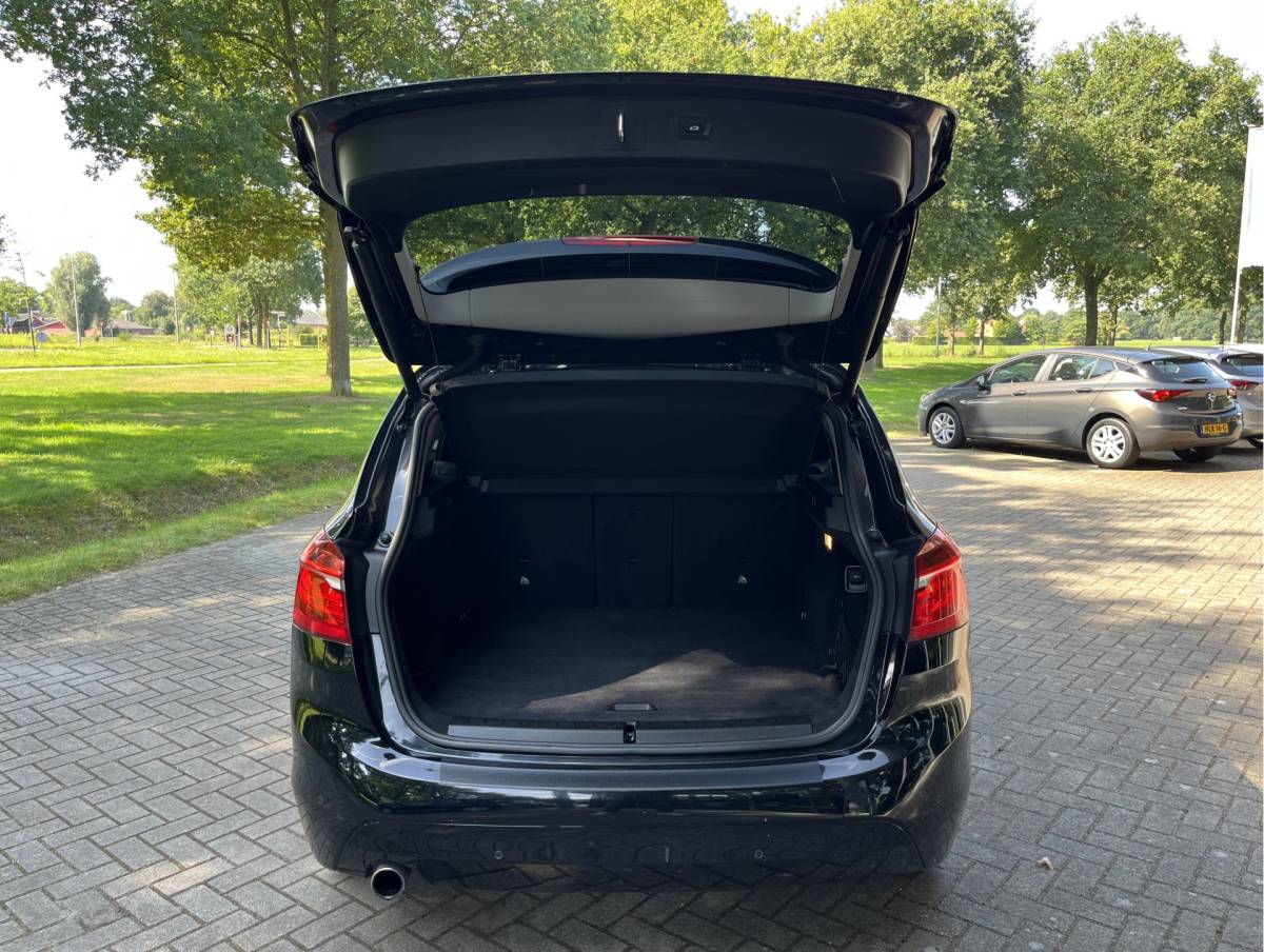BMW 2 Serie BMW 218i Active Tourer | NAVI | CLIMA | PDC | STOELVERWARMING