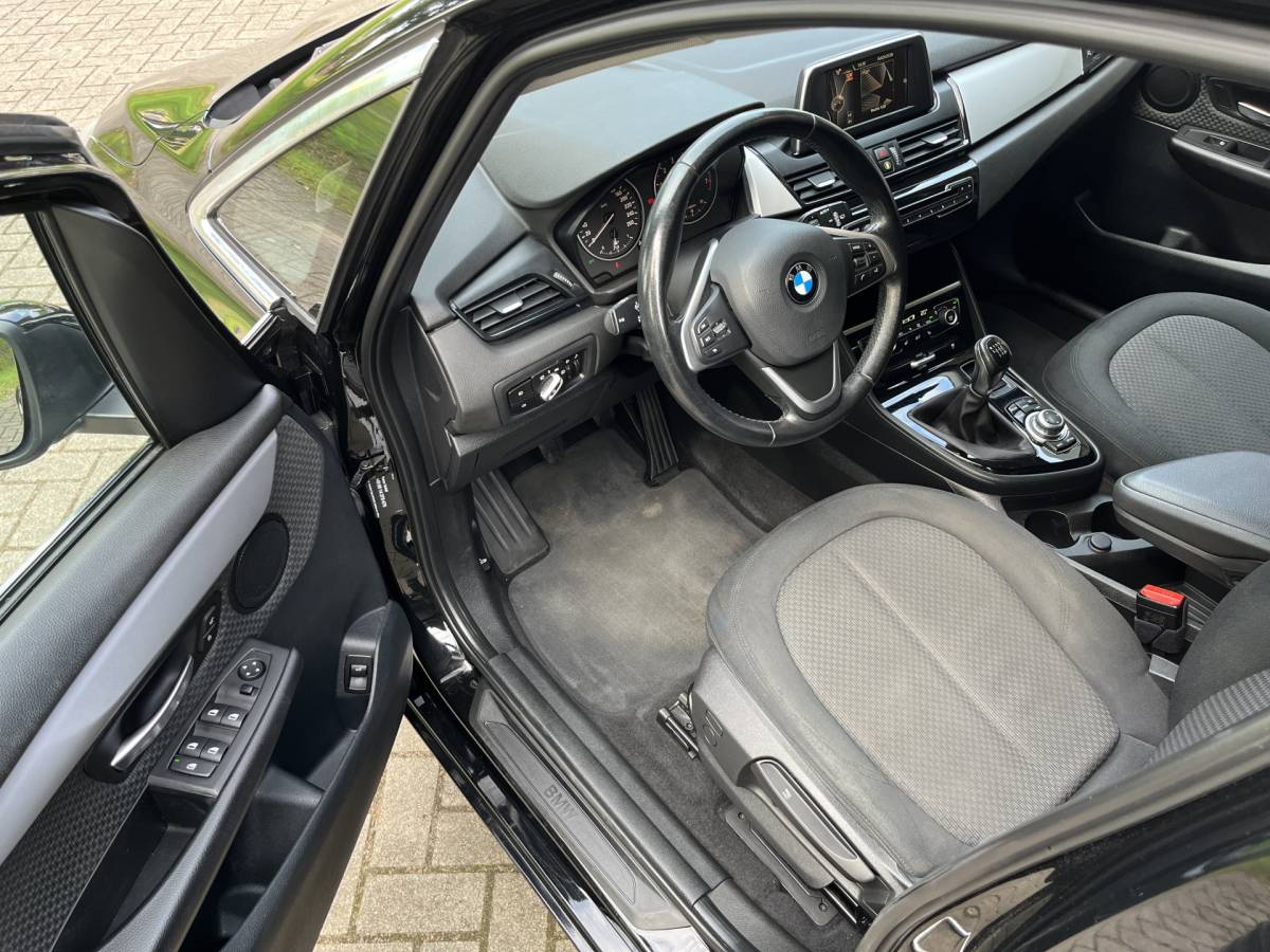 BMW 2 Serie BMW 218i Active Tourer | NAVI | CLIMA | PDC | STOELVERWARMING