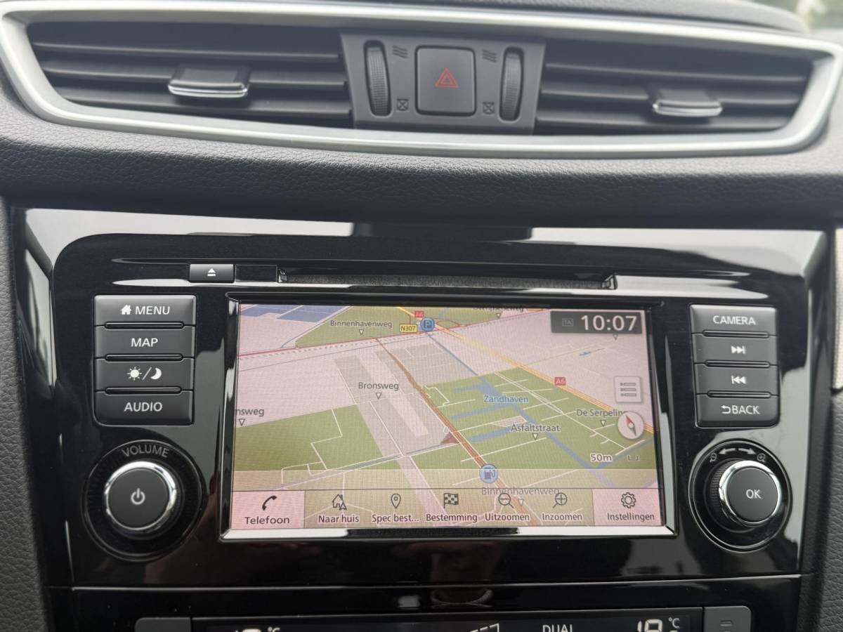 Nissan QASHQAI Nissan Qashqai 1.3 DIG-T Tekna + 2e Eigenaar,Pano,Navi,Camera,Trekhaak,Stoelverwarming,Clima,Cruise,Pdc V+A,Keyless,Halfleder,Dealer Onderhouden,Apk tot 03-2028