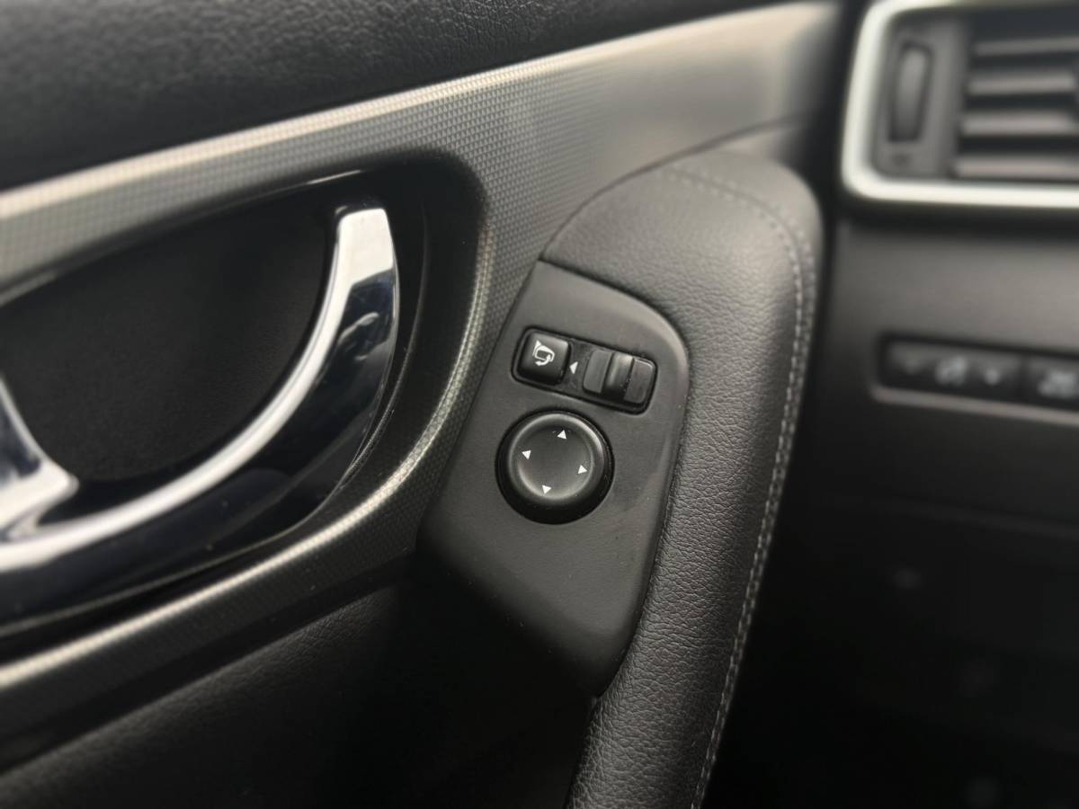 Nissan QASHQAI Nissan Qashqai 1.3 DIG-T Tekna + 2e Eigenaar,Pano,Navi,Camera,Trekhaak,Stoelverwarming,Clima,Cruise,Pdc V+A,Keyless,Halfleder,Dealer Onderhouden,Apk tot 03-2028