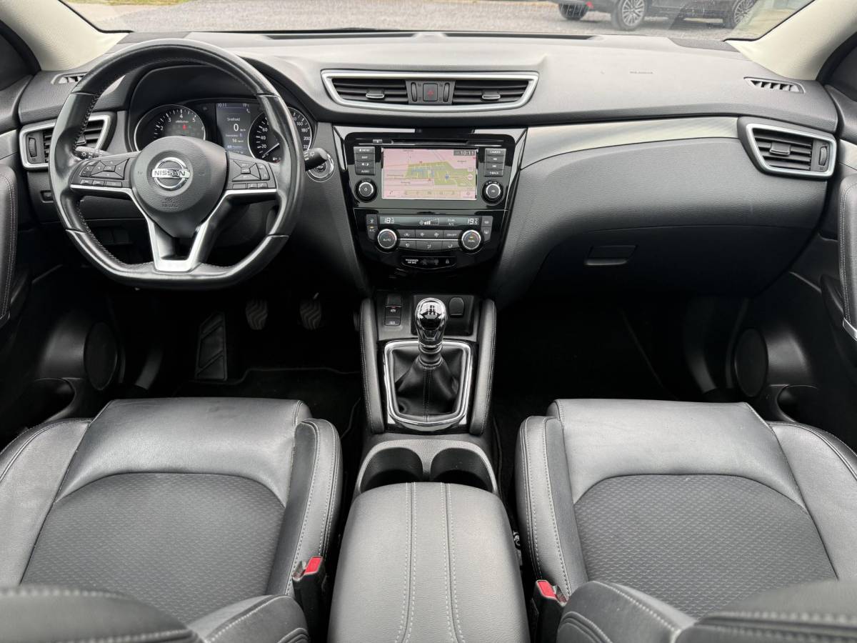 Nissan QASHQAI Nissan Qashqai 1.3 DIG-T Tekna + 2e Eigenaar,Pano,Navi,Camera,Trekhaak,Stoelverwarming,Clima,Cruise,Pdc V+A,Keyless,Halfleder,Dealer Onderhouden,Apk tot 03-2028
