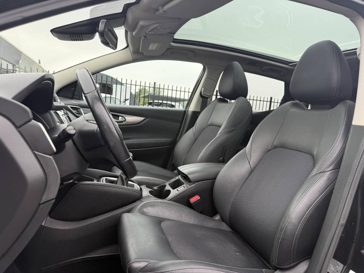 Nissan QASHQAI Nissan Qashqai 1.3 DIG-T Tekna + 2e Eigenaar,Pano,Navi,Camera,Trekhaak,Stoelverwarming,Clima,Cruise,Pdc V+A,Keyless,Halfleder,Dealer Onderhouden,Apk tot 03-2028