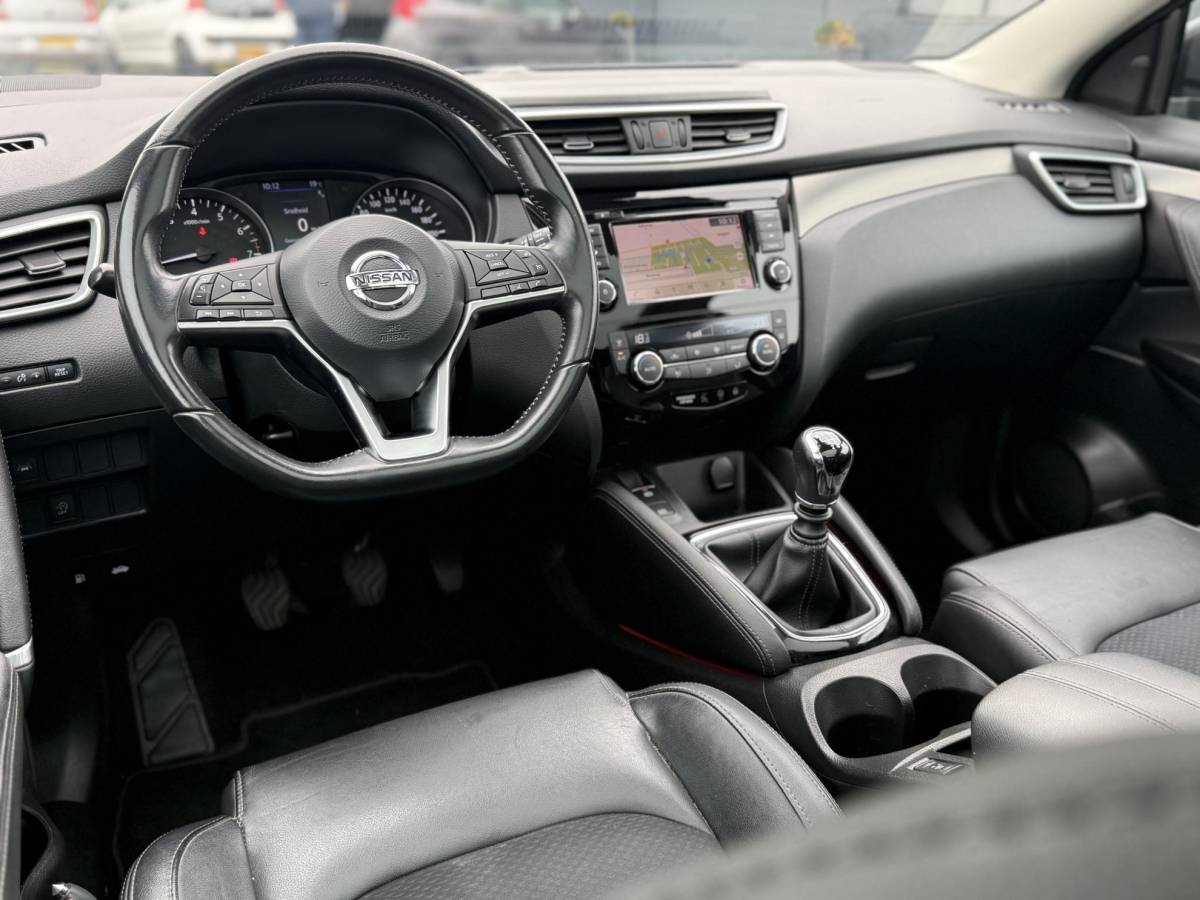Nissan QASHQAI Nissan Qashqai 1.3 DIG-T Tekna + 2e Eigenaar,Pano,Navi,Camera,Trekhaak,Stoelverwarming,Clima,Cruise,Pdc V+A,Keyless,Halfleder,Dealer Onderhouden,Apk tot 03-2028