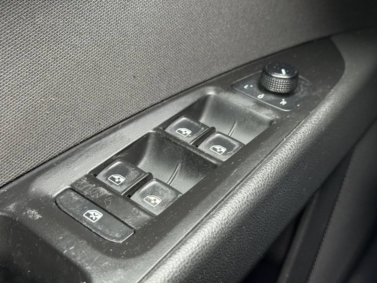 SEAT Leon SEAT Leon 1.4 TSI Style 2e Eigenaar,Trekhaak,Clima,Cruise,6 Bak,Lm velgen,123pk,Apk tot 03-2027