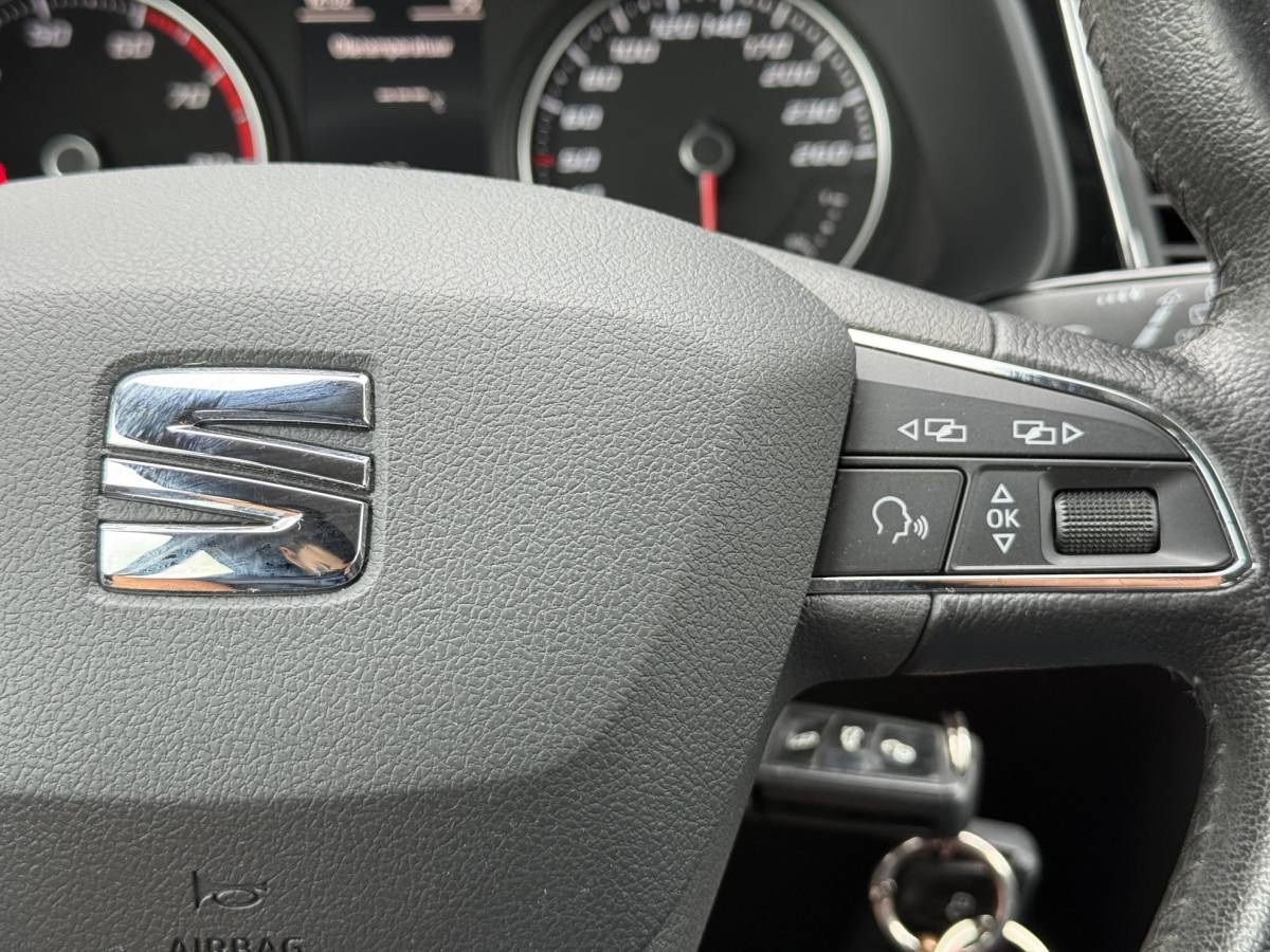 SEAT Leon SEAT Leon 1.4 TSI Style 2e Eigenaar,Trekhaak,Clima,Cruise,6 Bak,Lm velgen,123pk,Apk tot 03-2027