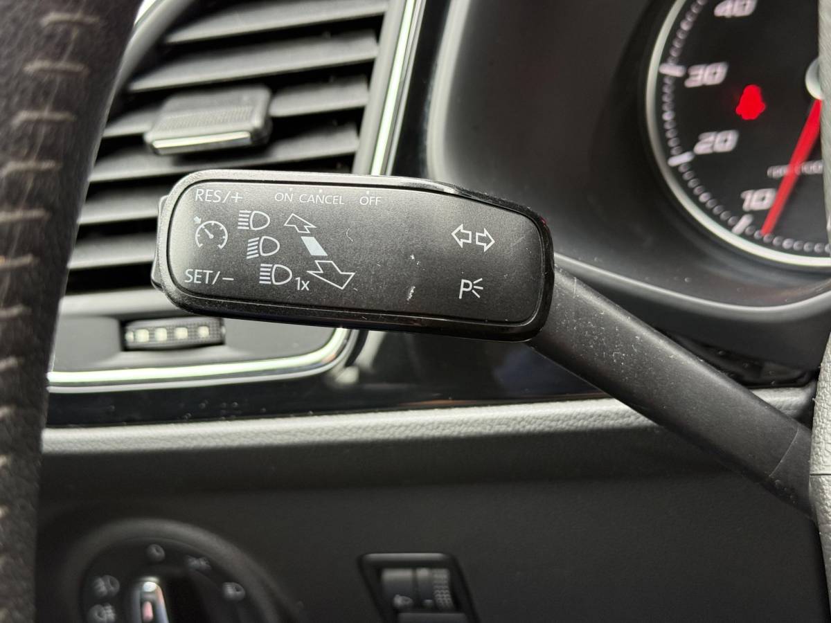 SEAT Leon SEAT Leon 1.4 TSI Style 2e Eigenaar,Trekhaak,Clima,Cruise,6 Bak,Lm velgen,123pk,Apk tot 03-2027
