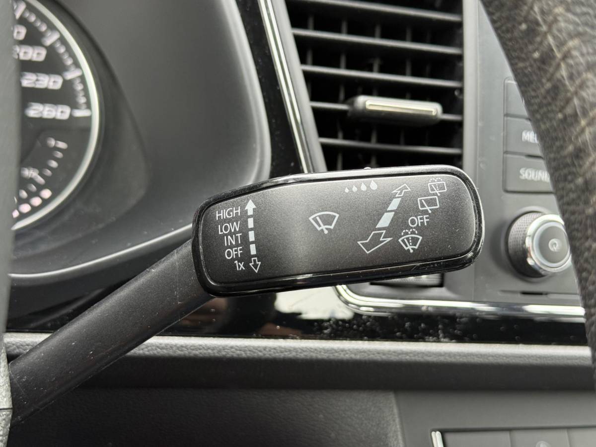 SEAT Leon SEAT Leon 1.4 TSI Style 2e Eigenaar,Trekhaak,Clima,Cruise,6 Bak,Lm velgen,123pk,Apk tot 03-2027