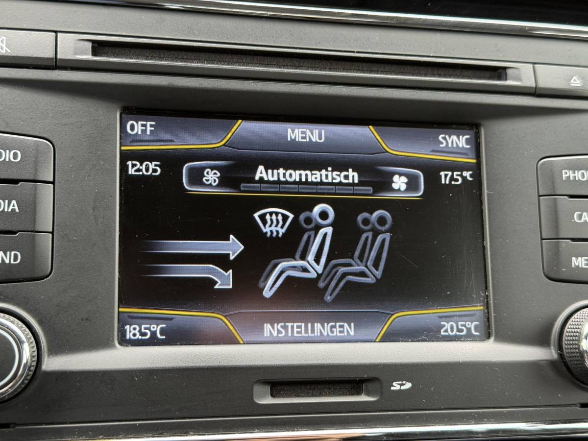 SEAT Leon SEAT Leon 1.4 TSI Style 2e Eigenaar,Trekhaak,Clima,Cruise,6 Bak,Lm velgen,123pk,Apk tot 03-2027