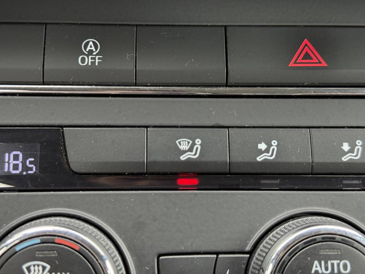 SEAT Leon SEAT Leon 1.4 TSI Style 2e Eigenaar,Trekhaak,Clima,Cruise,6 Bak,Lm velgen,123pk,Apk tot 03-2027