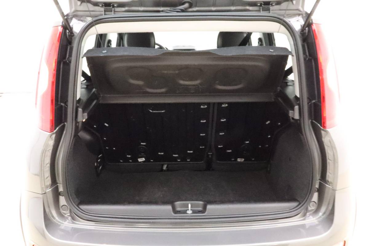 Fiat Panda Fiat Panda 1.0 Hybrid City Life | Navigatie via Carplay | 3 Zitplaatsen | Airco | Dakrails | Hoge instap | City functie  | Metaallak | Electrische ramen