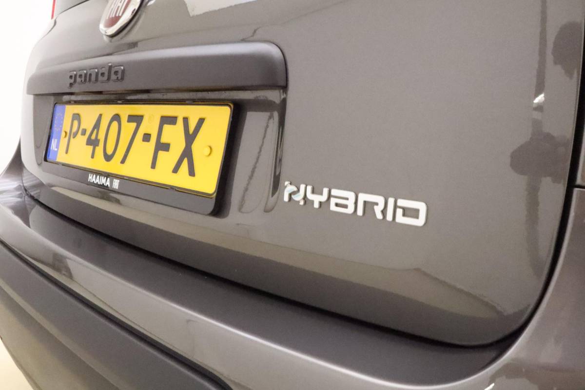 Fiat Panda Fiat Panda 1.0 Hybrid City Life | Navigatie via Carplay | 3 Zitplaatsen | Airco | Dakrails | Hoge instap | City functie  | Metaallak | Electrische ramen