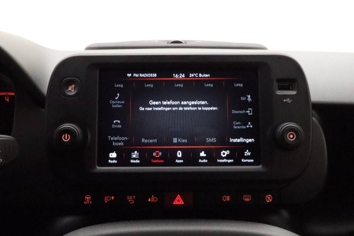 Fiat Panda Fiat Panda 1.0 Hybrid City Life | Navigatie via Carplay | 3 Zitplaatsen | Airco | Dakrails | Hoge instap | City functie  | Metaallak | Electrische ramen