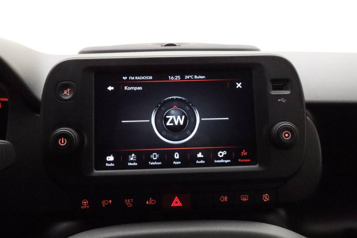 Fiat Panda Fiat Panda 1.0 Hybrid City Life | Navigatie via Carplay | 3 Zitplaatsen | Airco | Dakrails | Hoge instap | City functie  | Metaallak | Electrische ramen