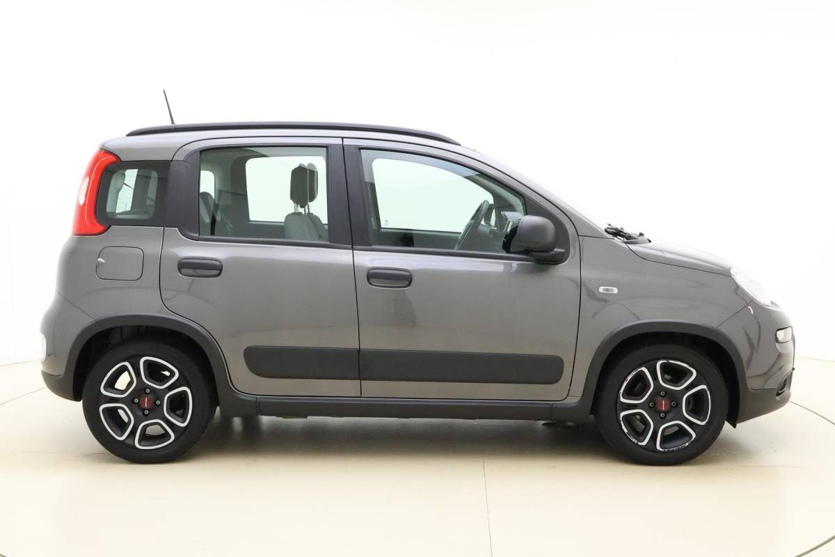 Fiat Panda Fiat Panda 1.0 Hybrid City Life | Navigatie via Carplay | 3 Zitplaatsen | Airco | Dakrails | Hoge instap | City functie  | Metaallak | Electrische ramen