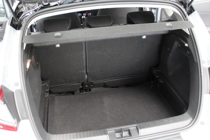 Renault Captur Renault Captur 1.0 TCe 92PK, RIJKLAAR!! NAVIGATIE | PARKEERSENSOREN | CRUISE CONTROLE | CLIMATE CONTROLE