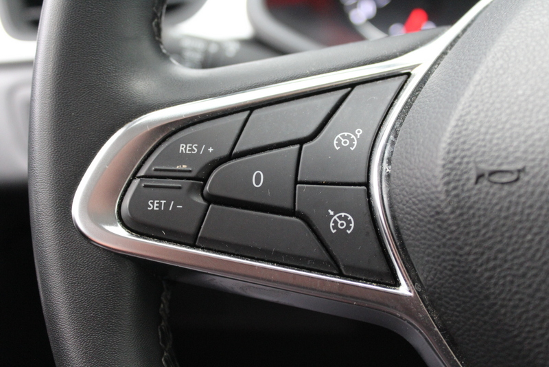 Renault Captur Renault Captur 1.0 TCe 92PK, RIJKLAAR!! NAVIGATIE | PARKEERSENSOREN | CRUISE CONTROLE | CLIMATE CONTROLE