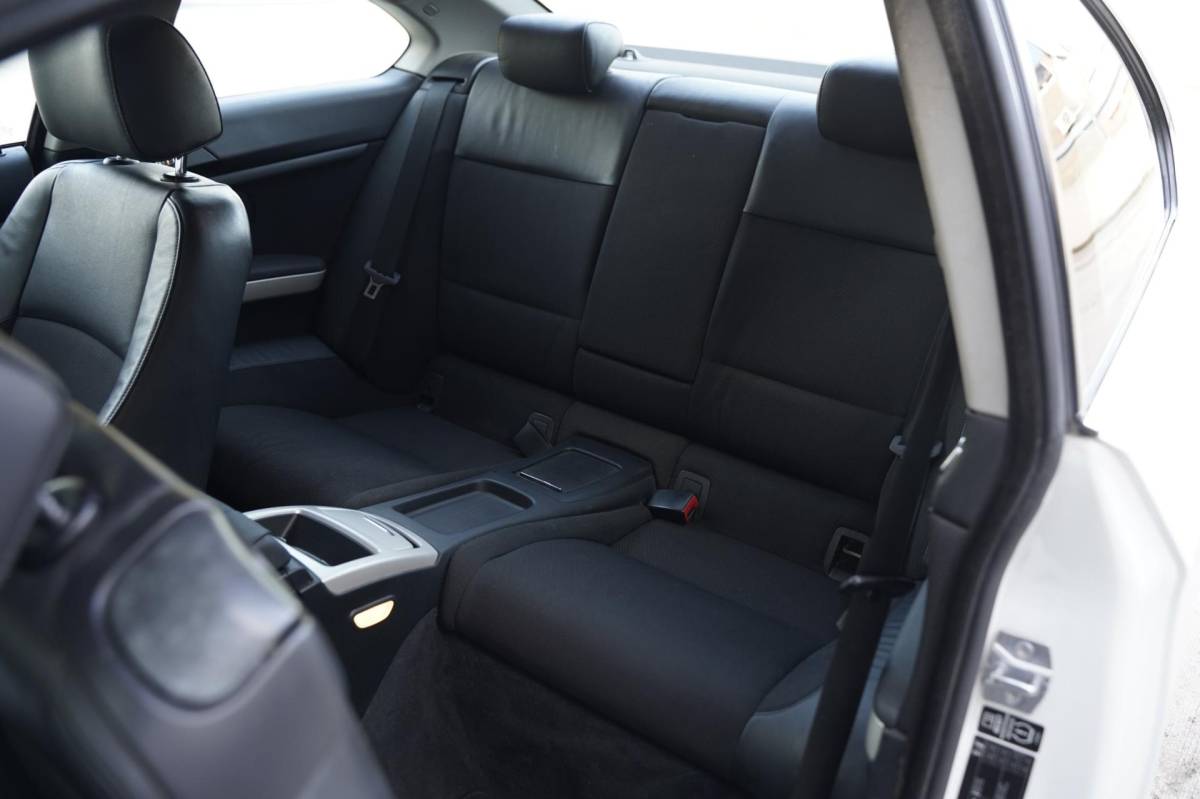 BMW 3 Serie BMW 3-serie Coupé 325i Exclusive 3.0 LCI 218pk Parelmoer Wit