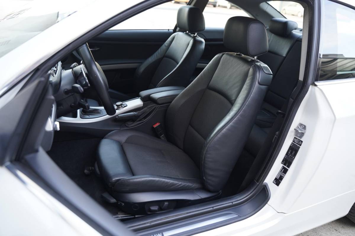 BMW 3 Serie BMW 3-serie Coupé 325i Exclusive 3.0 LCI 218pk Parelmoer Wit