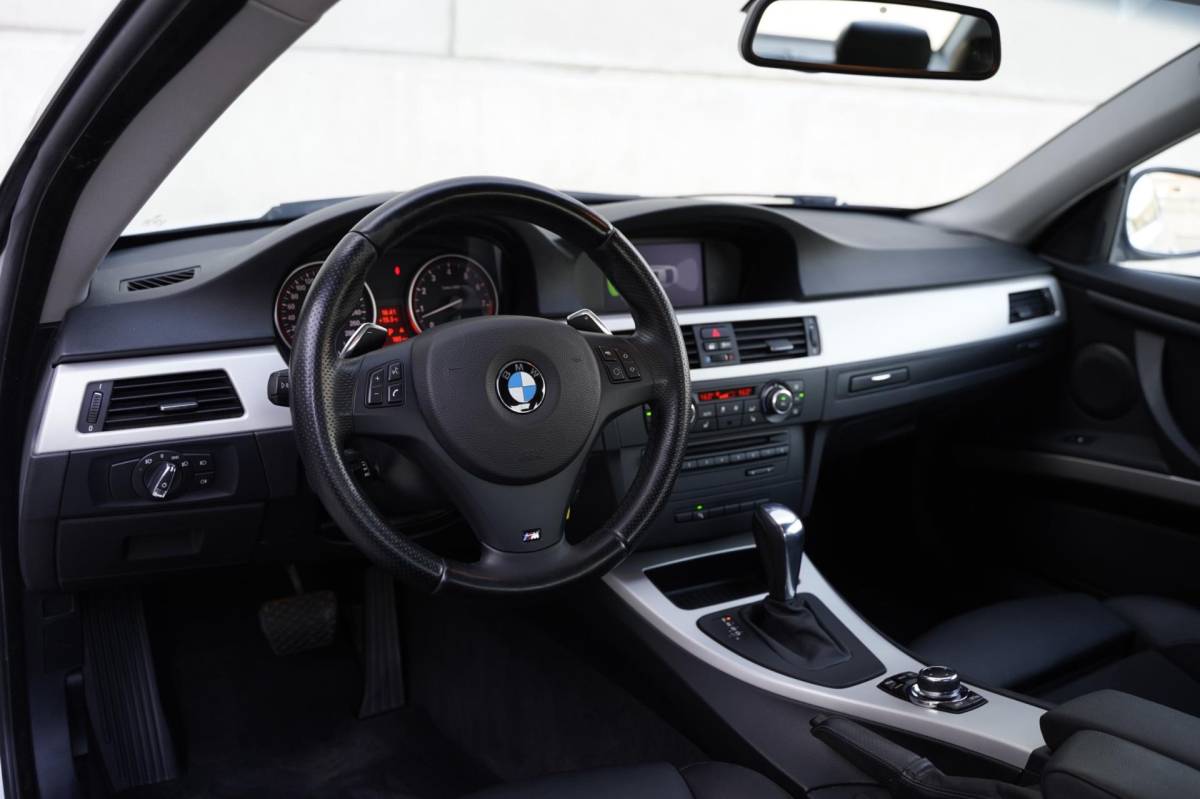 BMW 3 Serie BMW 3-serie Coupé 325i Exclusive 3.0 LCI 218pk Parelmoer Wit