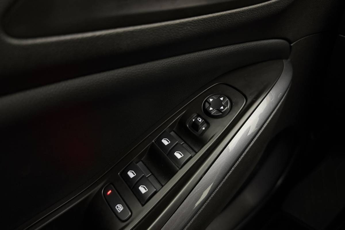 Opel Grandland X Opel Grandland X 1.2 Turbo 120 Jaar Edition | Apple Carplay/Android Auto | Cruise Control | Lichtmetalen velgen 17” | Bluetooth |