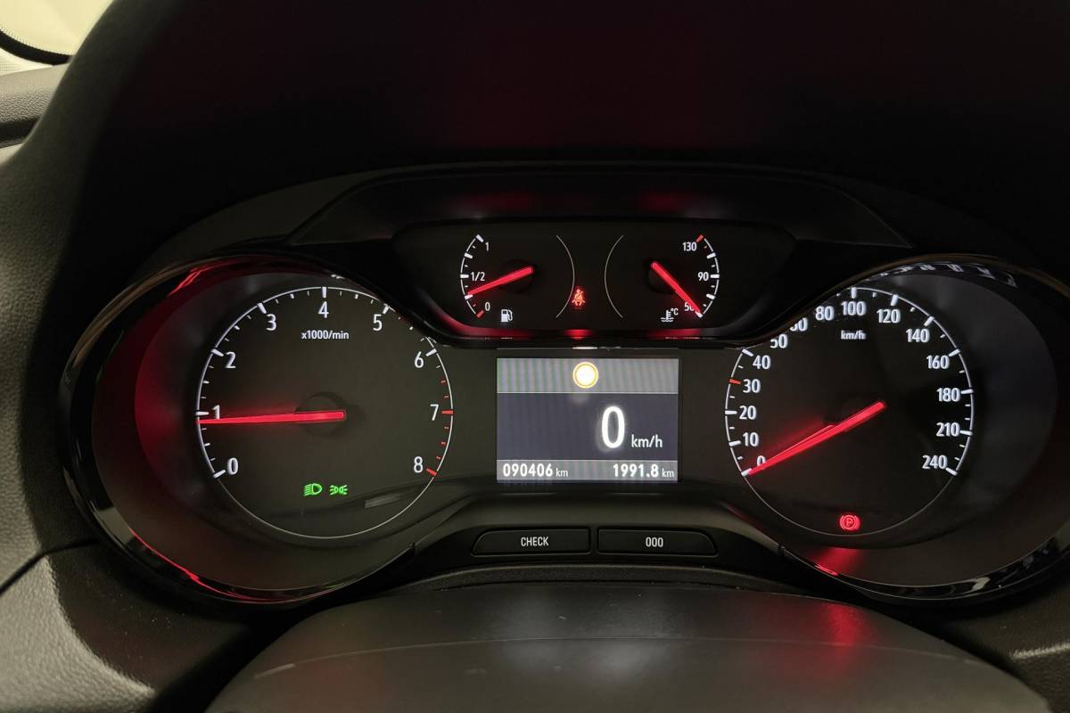 Opel Grandland X Opel Grandland X 1.2 Turbo 120 Jaar Edition | Apple Carplay/Android Auto | Cruise Control | Lichtmetalen velgen 17” | Bluetooth |