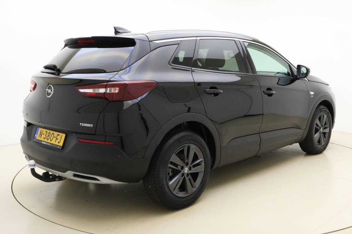 Opel Grandland X Opel Grandland X 1.2 Turbo 120 Jaar Edition | Apple Carplay/Android Auto | Cruise Control | Lichtmetalen velgen 17” | Bluetooth |