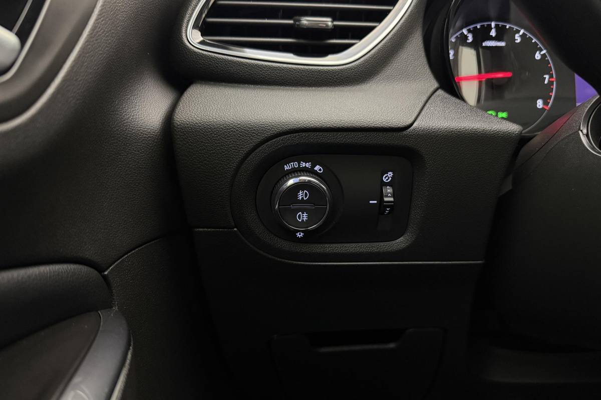 Opel Grandland X Opel Grandland X 1.2 Turbo 120 Jaar Edition | Apple Carplay/Android Auto | Cruise Control | Lichtmetalen velgen 17” | Bluetooth |