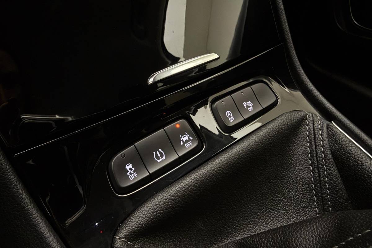 Opel Grandland X Opel Grandland X 1.2 Turbo 120 Jaar Edition | Apple Carplay/Android Auto | Cruise Control | Lichtmetalen velgen 17” | Bluetooth |