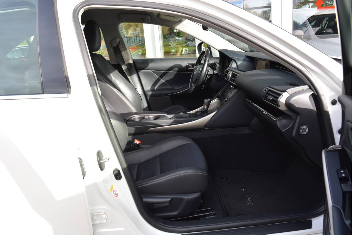 Lexus IS Lexus IS 300h Hybrid Business Line | Navi | Clima | NAP | Orig. NL |