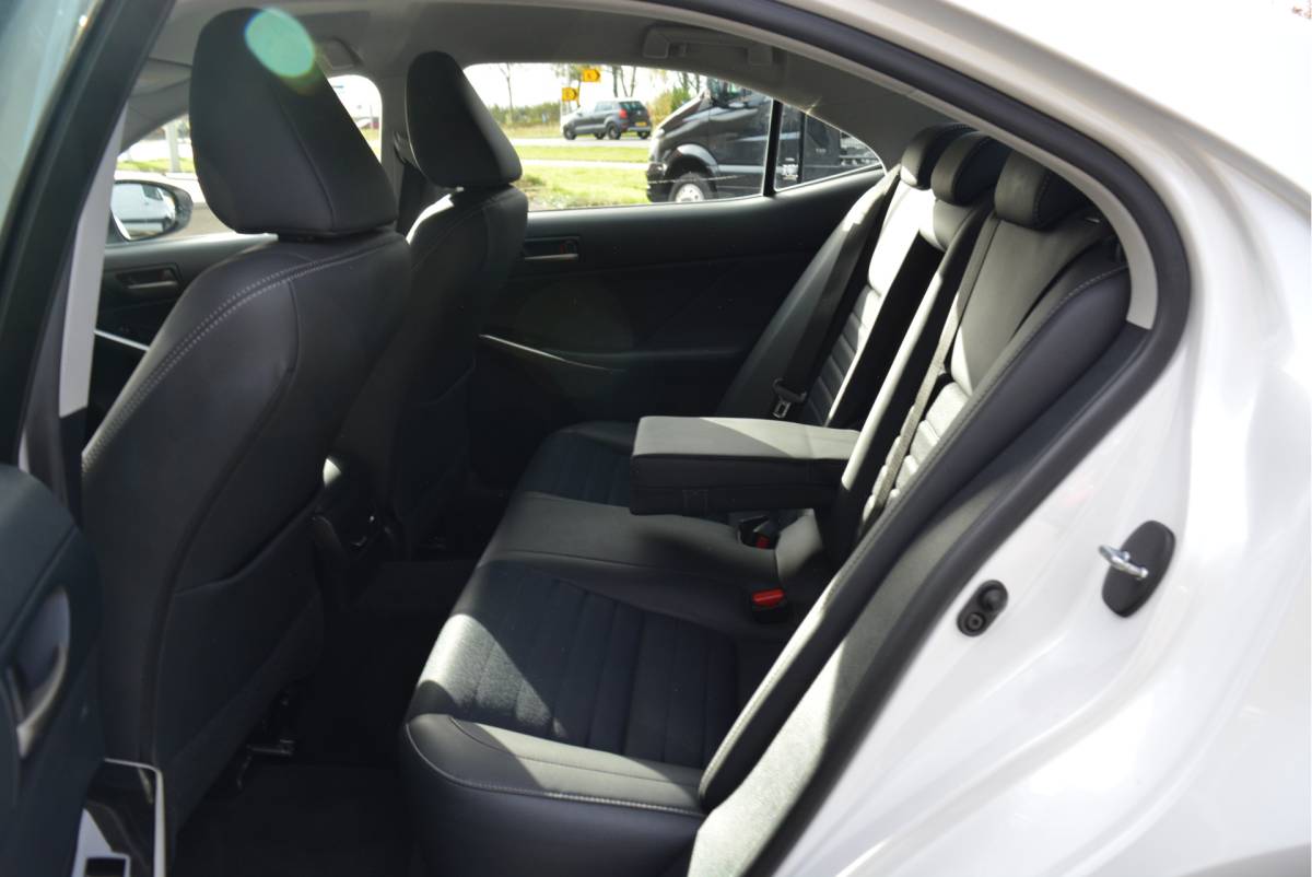 Lexus IS Lexus IS 300h Hybrid Business Line | Navi | Clima | NAP | Orig. NL |