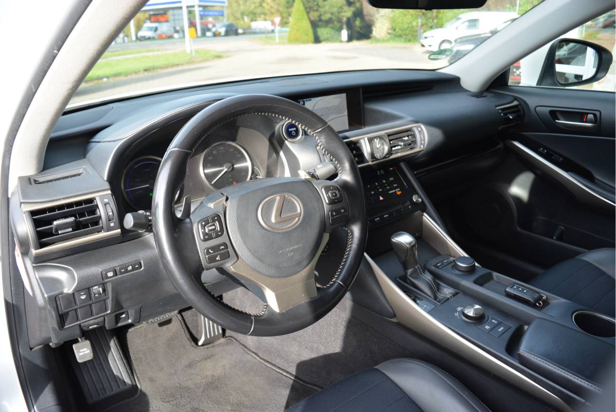 Lexus IS Lexus IS 300h Hybrid Business Line | Navi | Clima | NAP | Orig. NL |