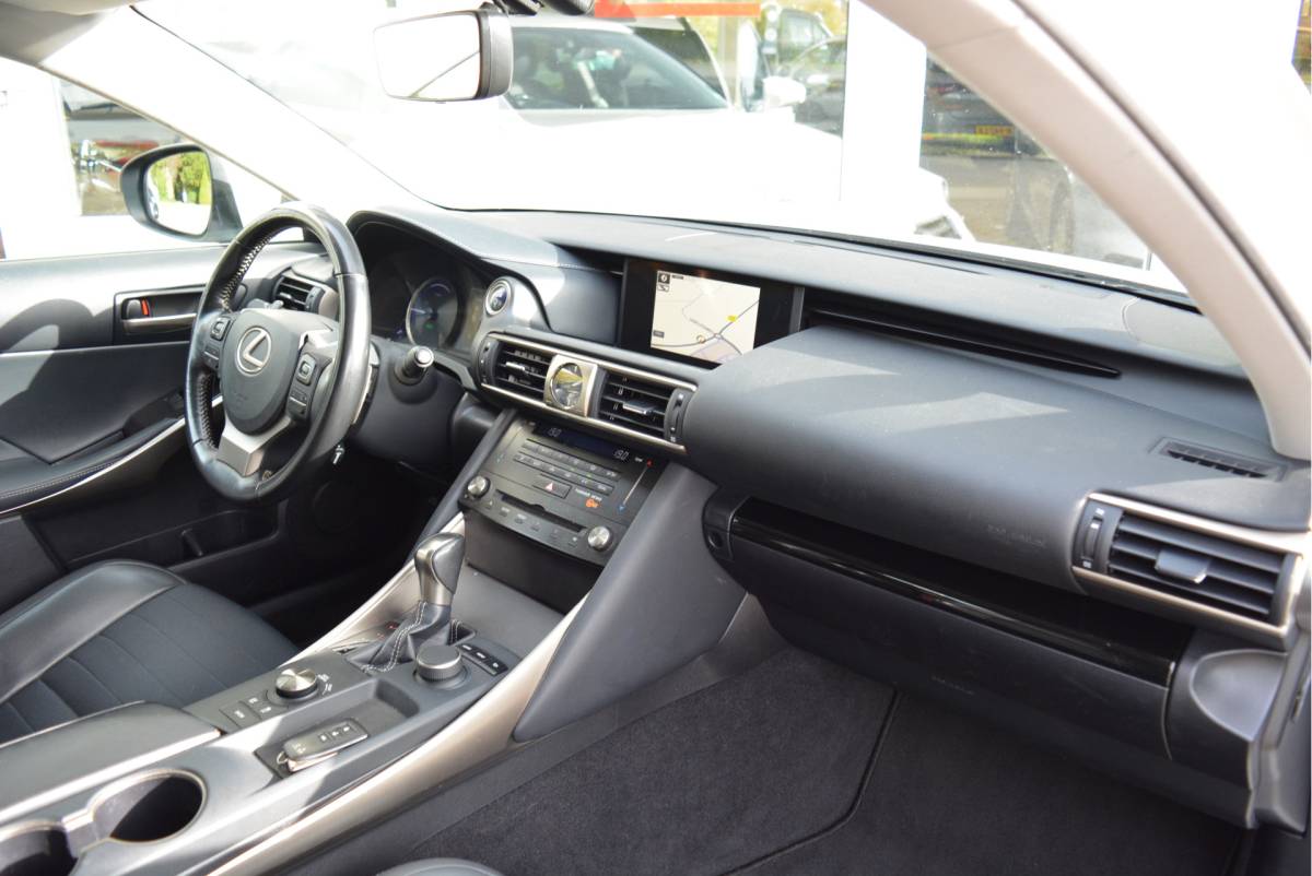 Lexus IS Lexus IS 300h Hybrid Business Line | Navi | Clima | NAP | Orig. NL |