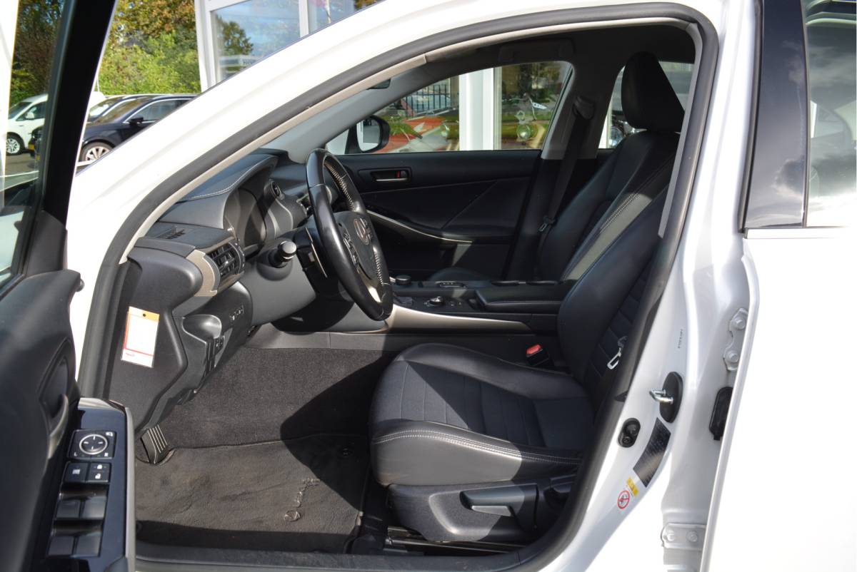 Lexus IS Lexus IS 300h Hybrid Business Line | Navi | Clima | NAP | Orig. NL |